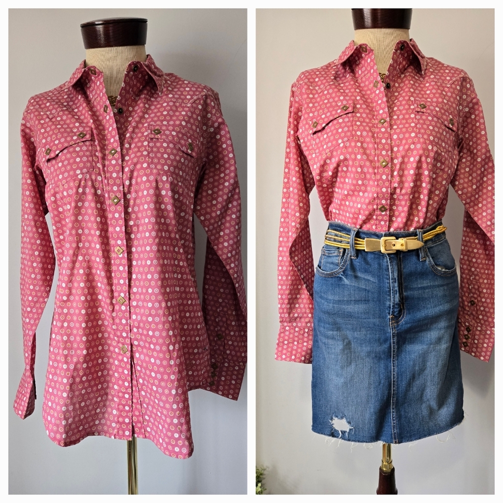 ARIAT NWT Pink Button-Up Shirt with Pattern And Bronze Diamond Snaps. Size M
